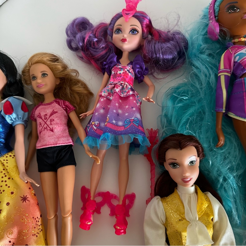 Lot of 8 fashion dolls. Barbie Secret Door Malucia Skipper Princess Mermaid High - Picture 3 of 14